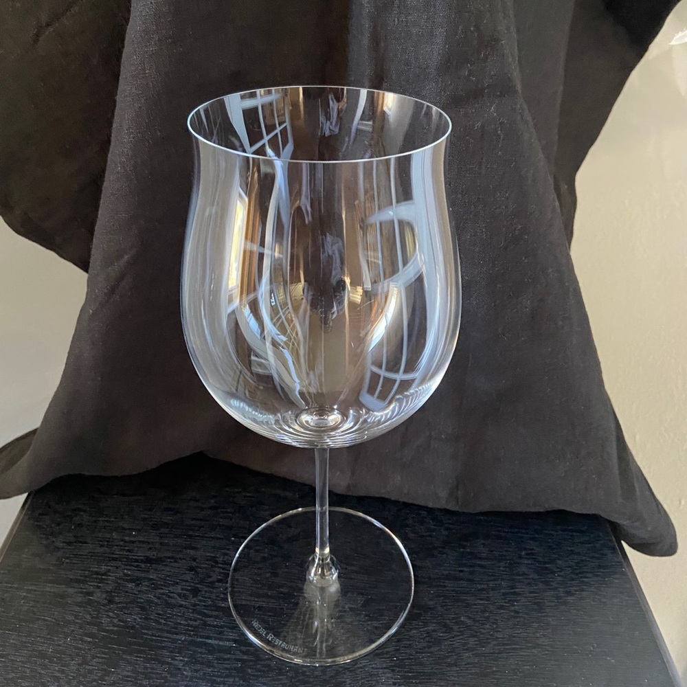 6 PC Riedel Pinot Noir Restaurant Glasses